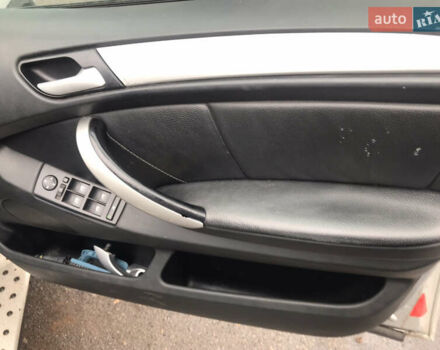 Серый БМВ Х5, объемом двигателя 3 л и пробегом 225 тыс. км за 3700 $, фото 3 на Automoto.ua