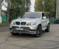 Сірий БМВ Х5, об'ємом двигуна 3 л та пробігом 198 тис. км за 13500 $, фото 1 на Automoto.ua