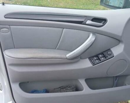 Серый БМВ Х5, объемом двигателя 2.99 л и пробегом 400 тыс. км за 9700 $, фото 16 на Automoto.ua