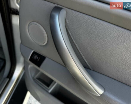 Серый БМВ Х5, объемом двигателя 3 л и пробегом 451 тыс. км за 13999 $, фото 39 на Automoto.ua