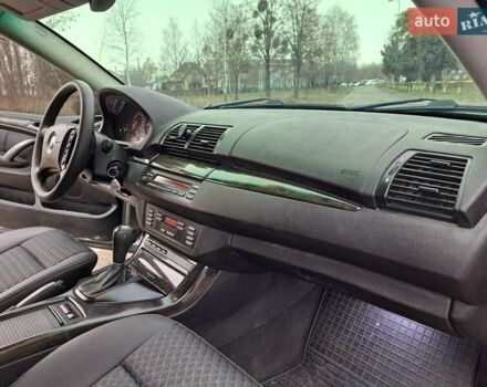 Серый БМВ Х5, объемом двигателя 3 л и пробегом 219 тыс. км за 12765 $, фото 18 на Automoto.ua
