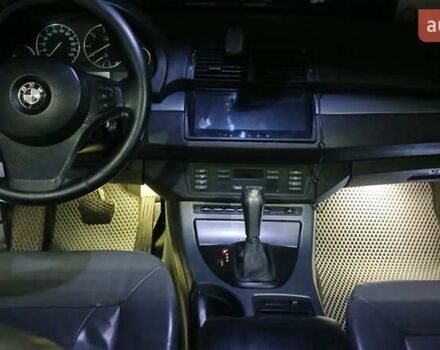 Серый БМВ Х5, объемом двигателя 3 л и пробегом 260 тыс. км за 12000 $, фото 1 на Automoto.ua