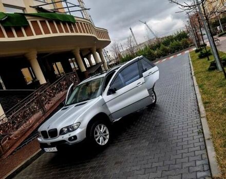 Серый БМВ Х5, объемом двигателя 4.4 л и пробегом 301 тыс. км за 9500 $, фото 2 на Automoto.ua