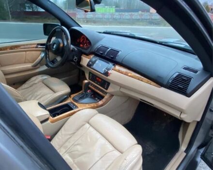 Серый БМВ Х5, объемом двигателя 3 л и пробегом 350 тыс. км за 6000 $, фото 3 на Automoto.ua