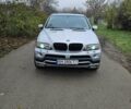 Серый БМВ Х5, объемом двигателя 3 л и пробегом 227 тыс. км за 9000 $, фото 1 на Automoto.ua
