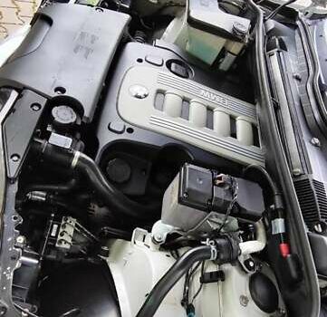 Сірий БМВ Х5, об'ємом двигуна 2.98 л та пробігом 389 тис. км за 13500 $, фото 9 на Automoto.ua