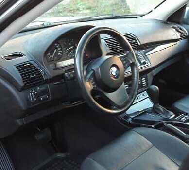 Серый БМВ Х5, объемом двигателя 3 л и пробегом 340 тыс. км за 6500 $, фото 9 на Automoto.ua