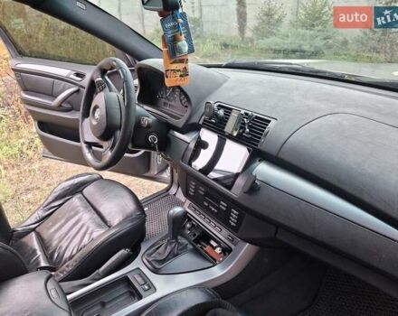 Серый БМВ Х5, объемом двигателя 3 л и пробегом 330 тыс. км за 11400 $, фото 22 на Automoto.ua