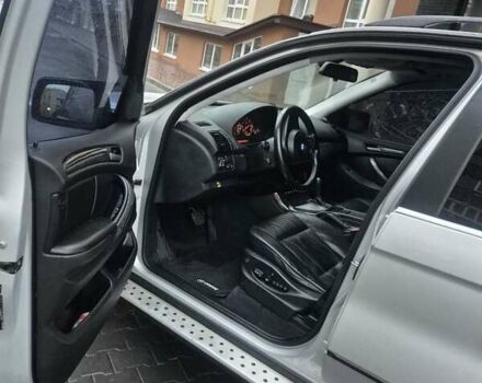 Серый БМВ Х5, объемом двигателя 4.4 л и пробегом 301 тыс. км за 9500 $, фото 25 на Automoto.ua