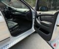 Серый БМВ Х5, объемом двигателя 3 л и пробегом 300 тыс. км за 7500 $, фото 8 на Automoto.ua