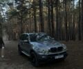 Серый БМВ Х5, объемом двигателя 3 л и пробегом 219 тыс. км за 6000 $, фото 1 на Automoto.ua