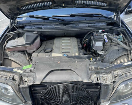 Серый БМВ Х5, объемом двигателя 3 л и пробегом 283 тыс. км за 15000 $, фото 17 на Automoto.ua