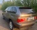 Серый БМВ Х5, объемом двигателя 3 л и пробегом 410 тыс. км за 11000 $, фото 4 на Automoto.ua