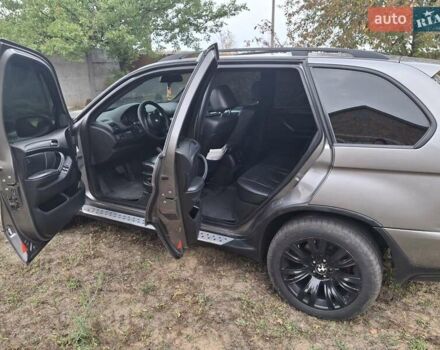 Серый БМВ Х5, объемом двигателя 3 л и пробегом 330 тыс. км за 11400 $, фото 8 на Automoto.ua
