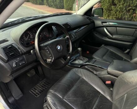 Серый БМВ Х5, объемом двигателя 3 л и пробегом 300 тыс. км за 7500 $, фото 7 на Automoto.ua