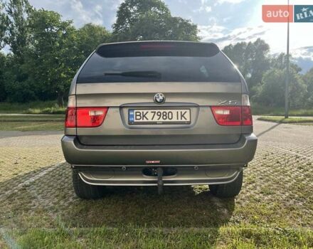 Серый БМВ Х5, объемом двигателя 3 л и пробегом 334 тыс. км за 12500 $, фото 6 на Automoto.ua