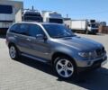 Серый БМВ Х5, объемом двигателя 2.99 л и пробегом 355 тыс. км за 10500 $, фото 1 на Automoto.ua