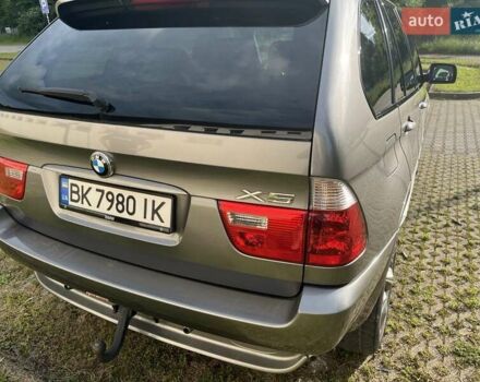 Серый БМВ Х5, объемом двигателя 3 л и пробегом 334 тыс. км за 12500 $, фото 3 на Automoto.ua