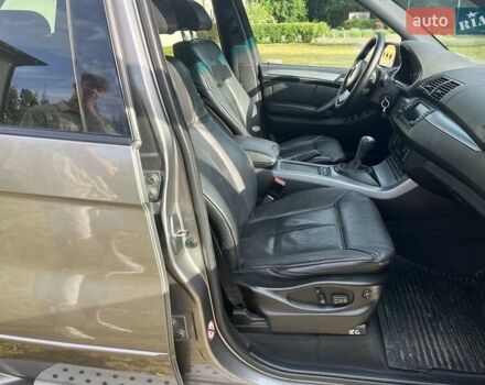 Серый БМВ Х5, объемом двигателя 3 л и пробегом 334 тыс. км за 12500 $, фото 7 на Automoto.ua