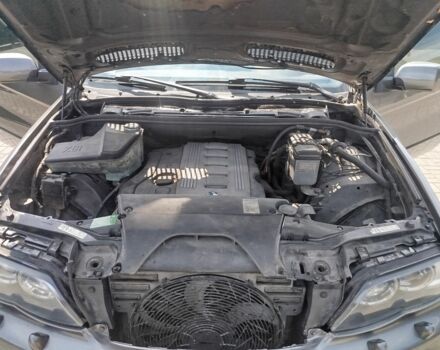 Серый БМВ Х5, объемом двигателя 3 л и пробегом 350 тыс. км за 6200 $, фото 6 на Automoto.ua