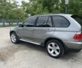 Серый БМВ Х5, объемом двигателя 3 л и пробегом 487 тыс. км за 12500 $, фото 1 на Automoto.ua