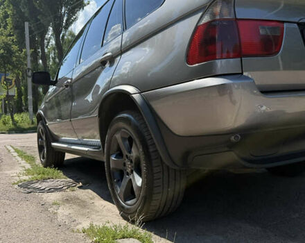 Серый БМВ Х5, объемом двигателя 3 л и пробегом 343 тыс. км за 13300 $, фото 2 на Automoto.ua