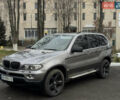 Серый БМВ Х5, объемом двигателя 4.4 л и пробегом 500 тыс. км за 7500 $, фото 1 на Automoto.ua