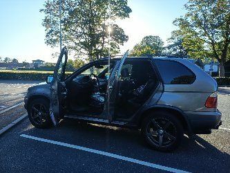 Серый БМВ Х5, объемом двигателя 3 л и пробегом 487 тыс. км за 11700 $, фото 21 на Automoto.ua