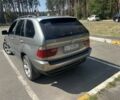 Серый БМВ Х5, объемом двигателя 3 л и пробегом 370 тыс. км за 5500 $, фото 1 на Automoto.ua