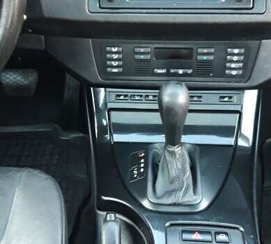 Серый БМВ Х5, объемом двигателя 3 л и пробегом 340 тыс. км за 6500 $, фото 14 на Automoto.ua