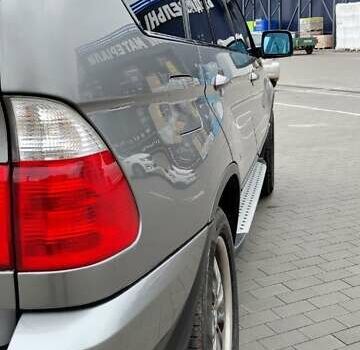 Серый БМВ Х5, объемом двигателя 3 л и пробегом 224 тыс. км за 12000 $, фото 13 на Automoto.ua