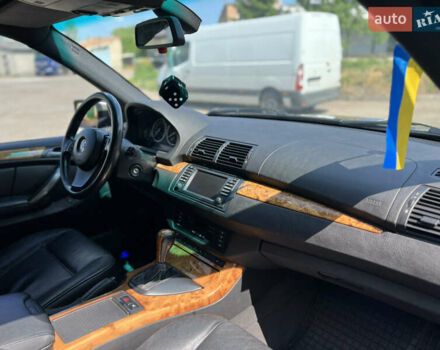 Серый БМВ Х5, объемом двигателя 3 л и пробегом 343 тыс. км за 13300 $, фото 26 на Automoto.ua