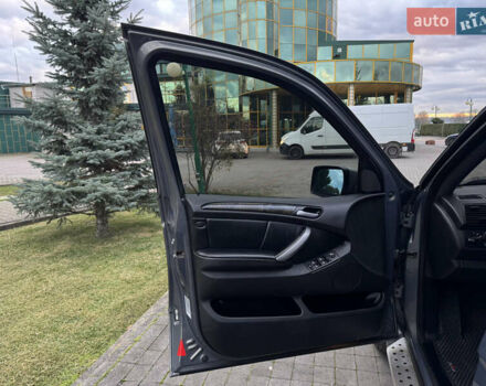 Серый БМВ Х5, объемом двигателя 3 л и пробегом 391 тыс. км за 11700 $, фото 15 на Automoto.ua