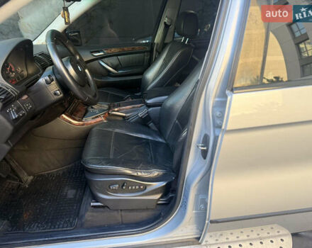 Серый БМВ Х5, объемом двигателя 3 л и пробегом 370 тыс. км за 10000 $, фото 10 на Automoto.ua