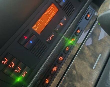 Серый БМВ Х5, объемом двигателя 4.4 л и пробегом 301 тыс. км за 9500 $, фото 15 на Automoto.ua