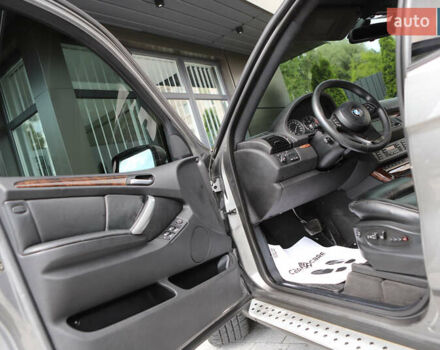 Серый БМВ Х5, объемом двигателя 3 л и пробегом 290 тыс. км за 16500 $, фото 38 на Automoto.ua