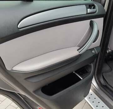 Серый БМВ Х5, объемом двигателя 3 л и пробегом 224 тыс. км за 12000 $, фото 24 на Automoto.ua