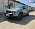 Серый БМВ Х5, объемом двигателя 3 л и пробегом 343 тыс. км за 13500 $, фото 1 на Automoto.ua