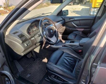 Серый БМВ Х5, объемом двигателя 3 л и пробегом 166 тыс. км за 4000 $, фото 4 на Automoto.ua