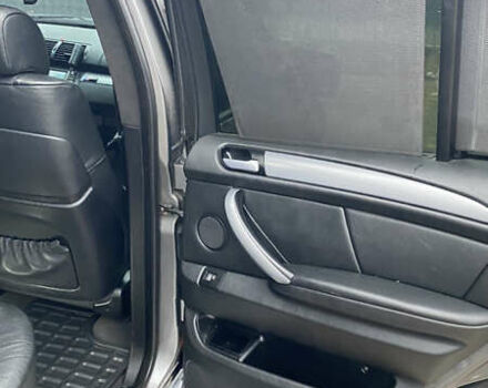 Серый БМВ Х5, объемом двигателя 3 л и пробегом 378 тыс. км за 16000 $, фото 44 на Automoto.ua