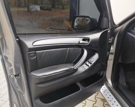 Серый БМВ Х5, объемом двигателя 3 л и пробегом 336 тыс. км за 13000 $, фото 8 на Automoto.ua