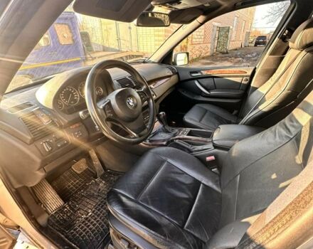 Серый БМВ Х5, объемом двигателя 3 л и пробегом 350 тыс. км за 5700 $, фото 4 на Automoto.ua