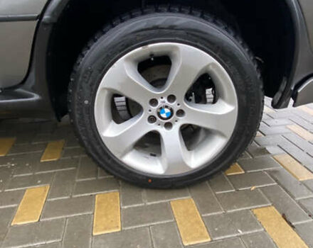 Серый БМВ Х5, объемом двигателя 3 л и пробегом 378 тыс. км за 16000 $, фото 56 на Automoto.ua