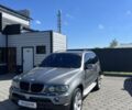 Серый БМВ Х5, объемом двигателя 3 л и пробегом 478 тыс. км за 10500 $, фото 1 на Automoto.ua
