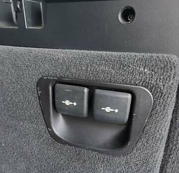 Серый БМВ Х5, объемом двигателя 3 л и пробегом 400 тыс. км за 11800 $, фото 19 на Automoto.ua