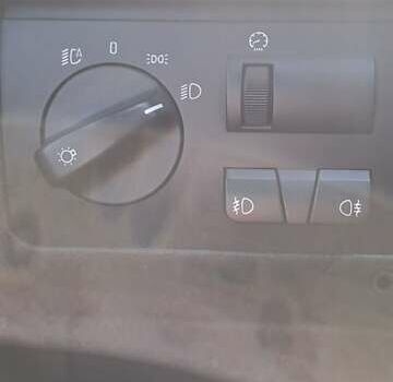 Серый БМВ Х5, объемом двигателя 3 л и пробегом 400 тыс. км за 11800 $, фото 10 на Automoto.ua