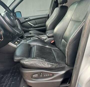 Серый БМВ Х5, объемом двигателя 3 л и пробегом 400 тыс. км за 11800 $, фото 3 на Automoto.ua
