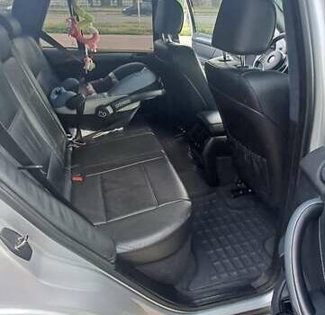 Серый БМВ Х5, объемом двигателя 3 л и пробегом 400 тыс. км за 11800 $, фото 11 на Automoto.ua