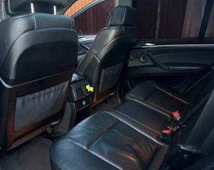 Серый БМВ Х5, объемом двигателя 3 л и пробегом 305 тыс. км за 14115 $, фото 21 на Automoto.ua