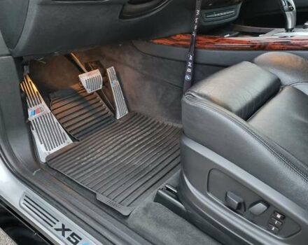 Серый БМВ Х5, объемом двигателя 3 л и пробегом 290 тыс. км за 19999 $, фото 30 на Automoto.ua